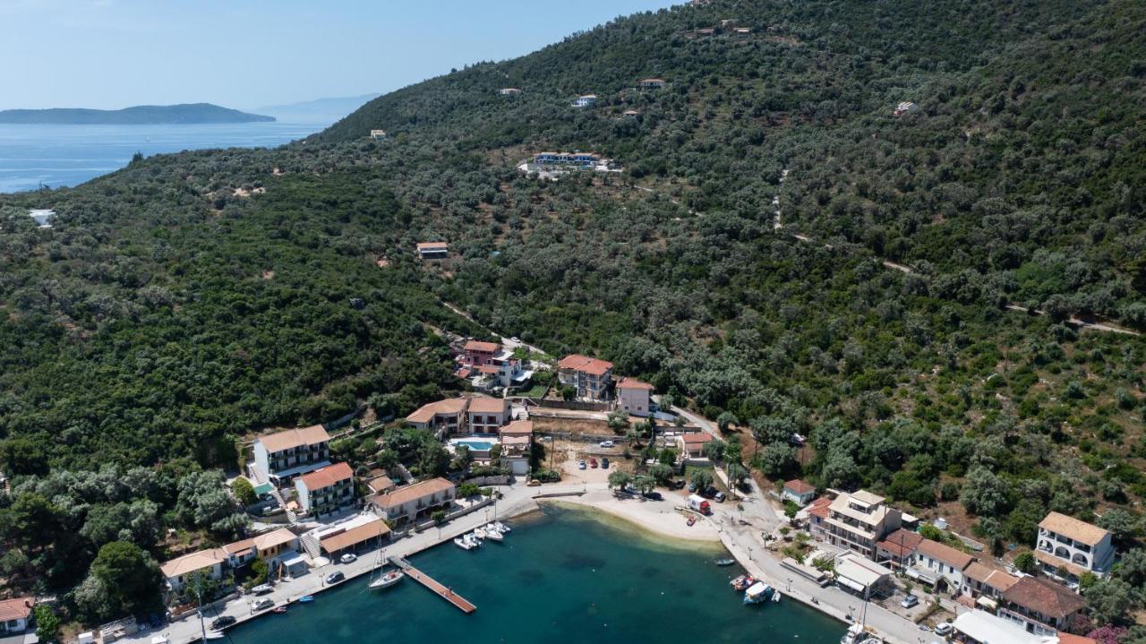 Villas Amantea- quattro ville con piscina grande e piscina Infinity Sívota Esterno foto